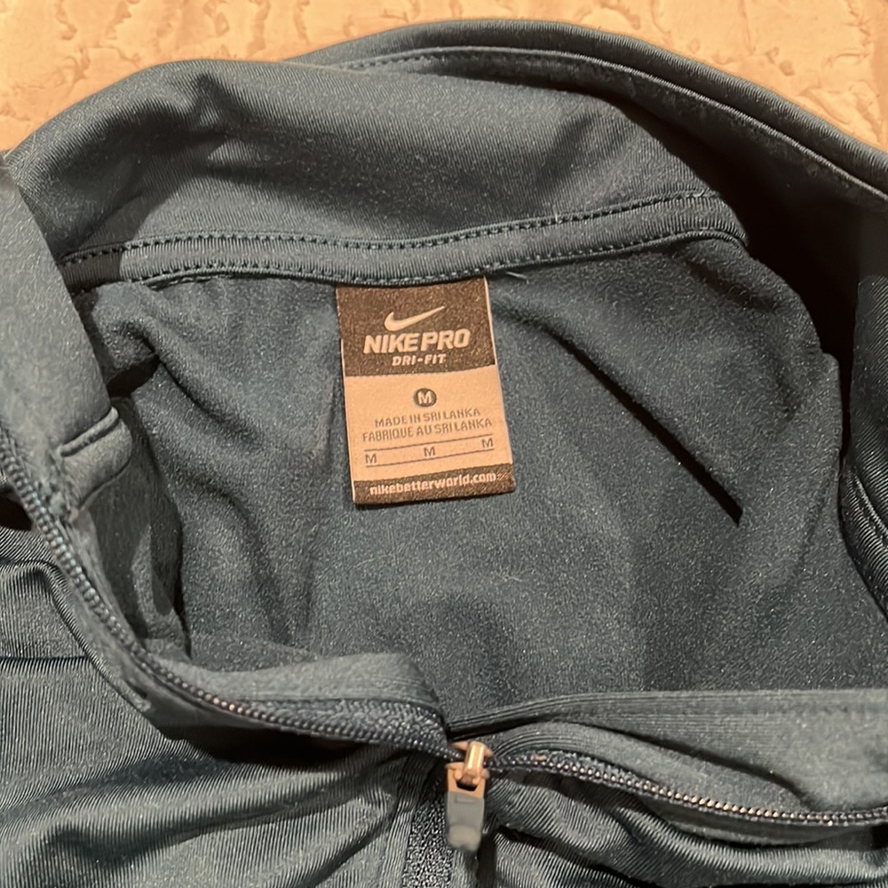 Nike pullover - Picture 2 of 3